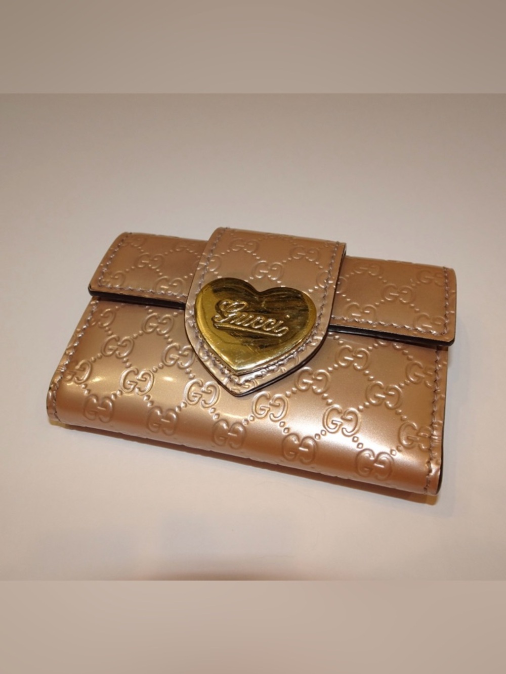 Gucci Authentic Guccissima Heart Logo Key Holder Wallet Gold Metallic Leather